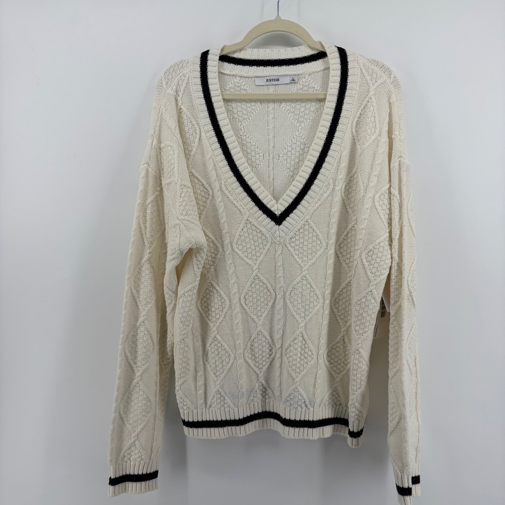 JustFab Women Large Sweater White Varsity V-Neck Cable Knit Preppy‎ Core NEW